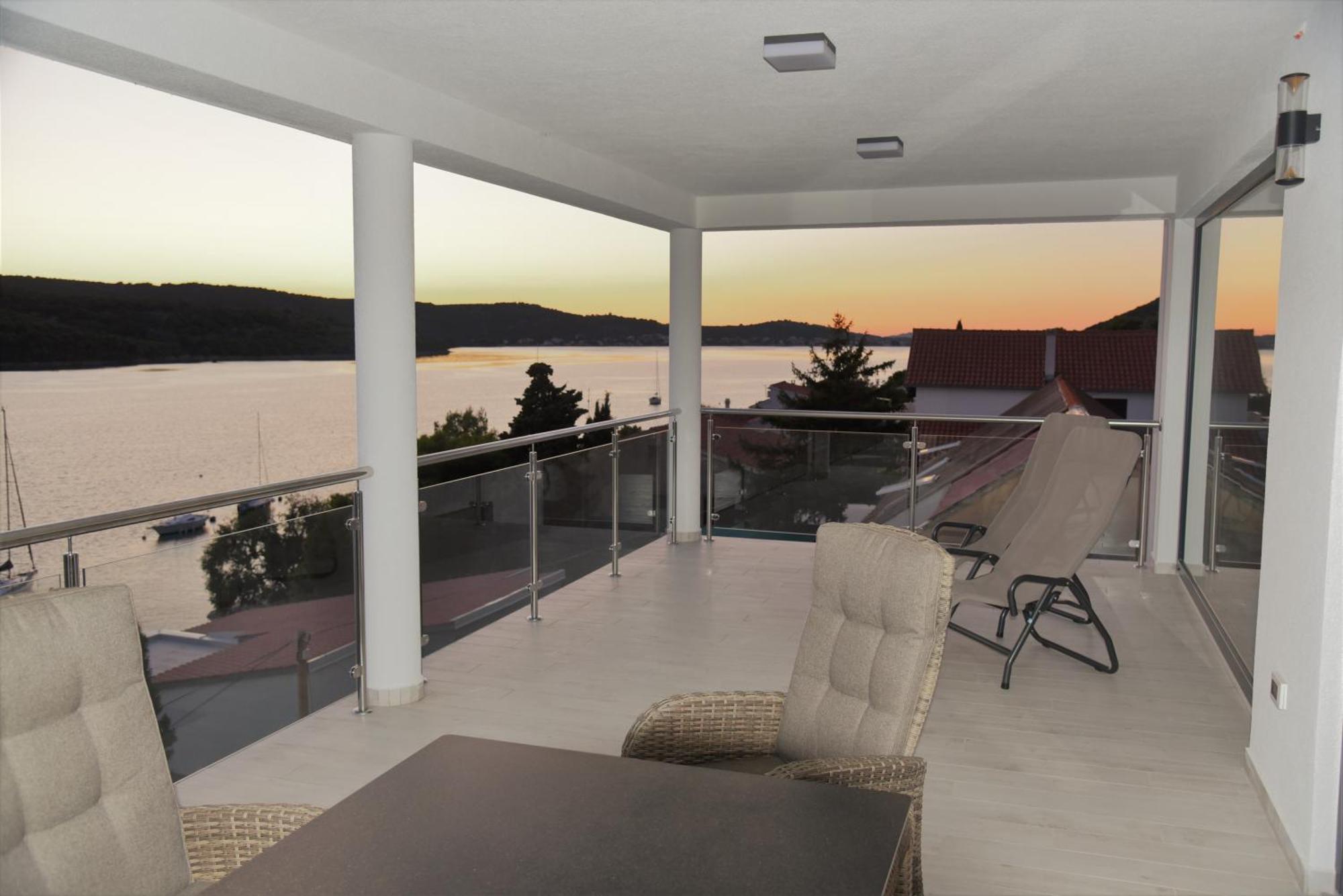 Villa Pina Тисно Экстерьер фото
