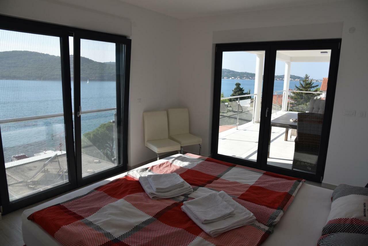 Villa Pina Тисно Экстерьер фото